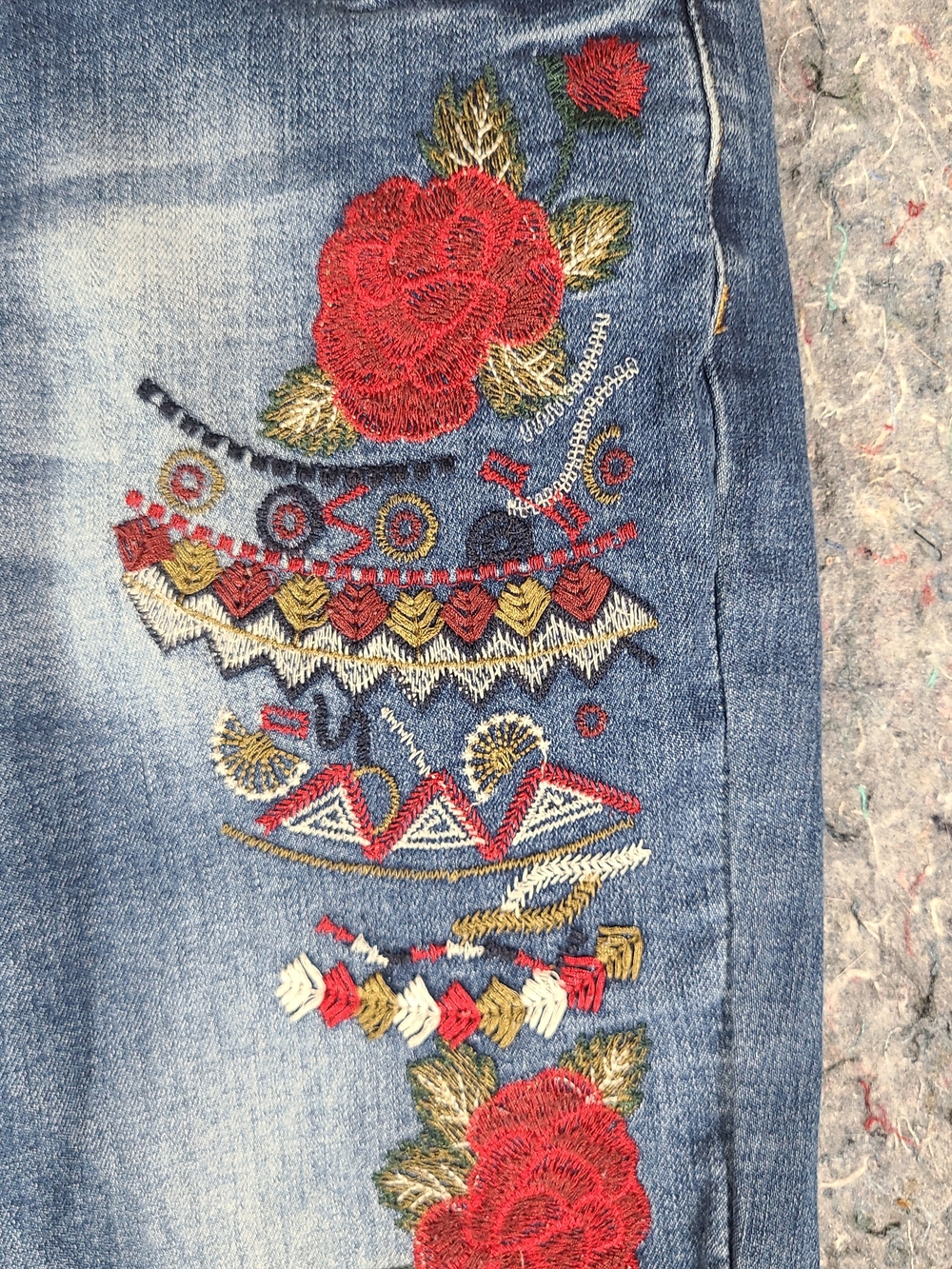 L&B Lucky & Blessed Bootcut Embroidered Jeans Women's Size 6 - Picture 2 of 7